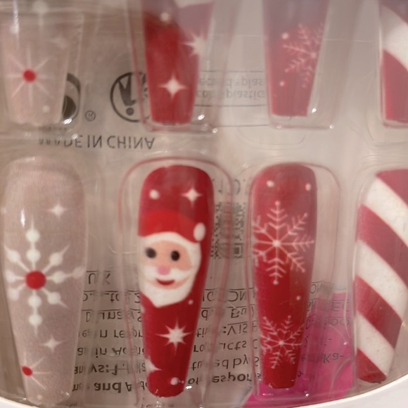 Christmas Santa Press On Nail Set - Picture 11 of 12
